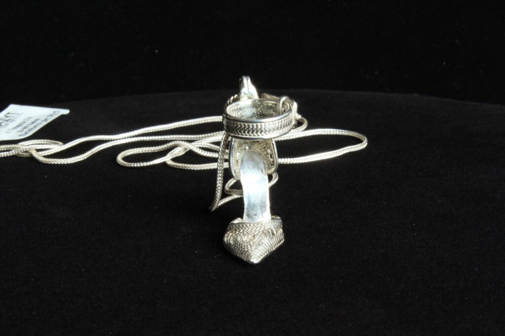 Silver filigree high heel necklace